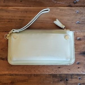 STEVE MADDEN WRISTLET